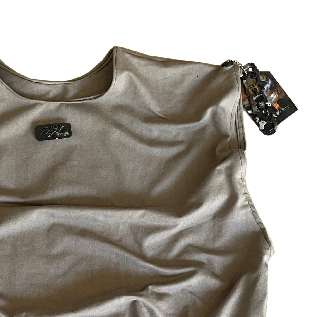 Men's tan sleeveless short length T
